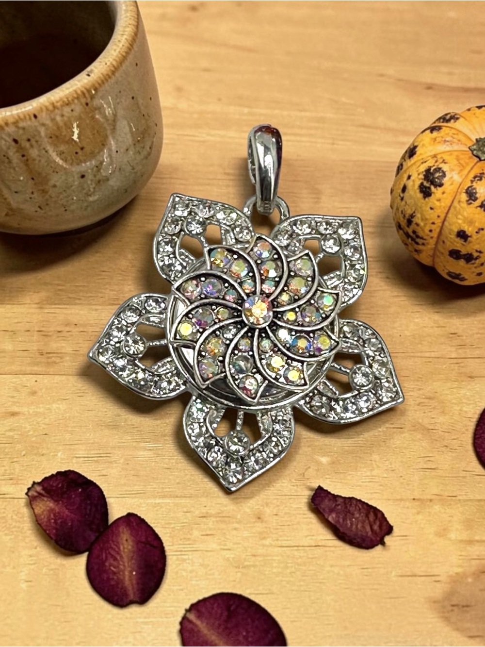 Pinwheel Flower Snap Jewelry Pendant & 18mm Iridescent Ginger Snap Button! NWT